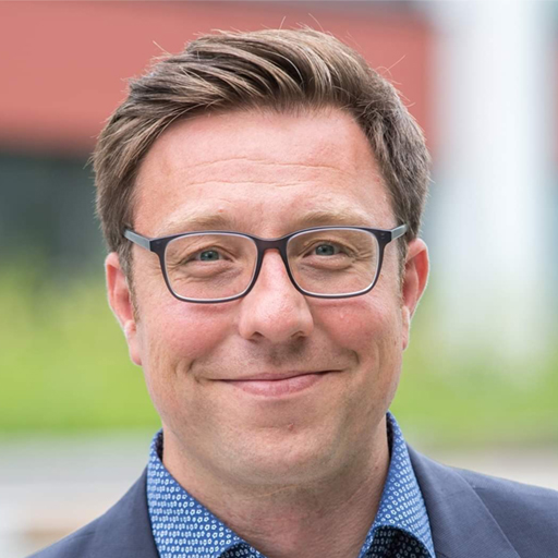 Zufriedene Kunden der Kanzlei Alius - Fabian Dalmer Geschäftsführer der Meersburg Therme